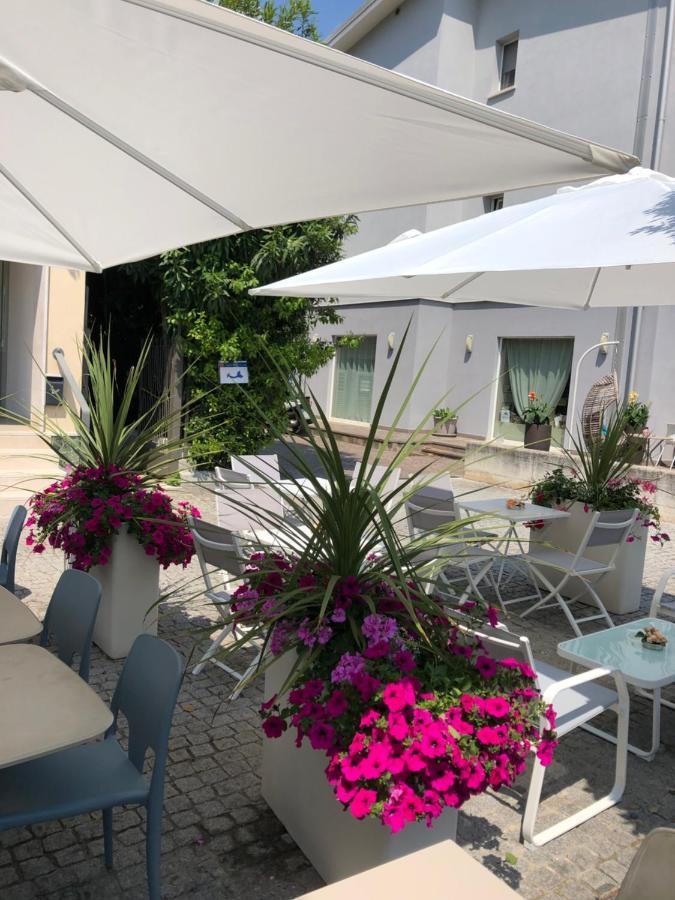 Apart-Hotel La Rocchetta Padenghe sul Garda Luaran gambar