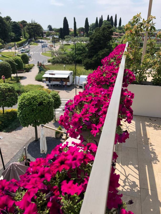Apart-Hotel La Rocchetta Padenghe sul Garda Luaran gambar