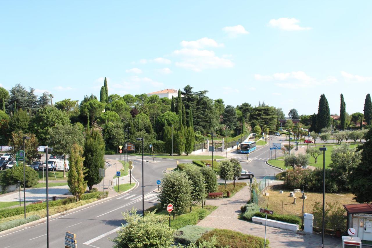 Apart-Hotel La Rocchetta Padenghe sul Garda Luaran gambar