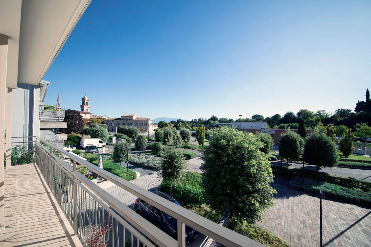 Apart-Hotel La Rocchetta Padenghe sul Garda Luaran gambar