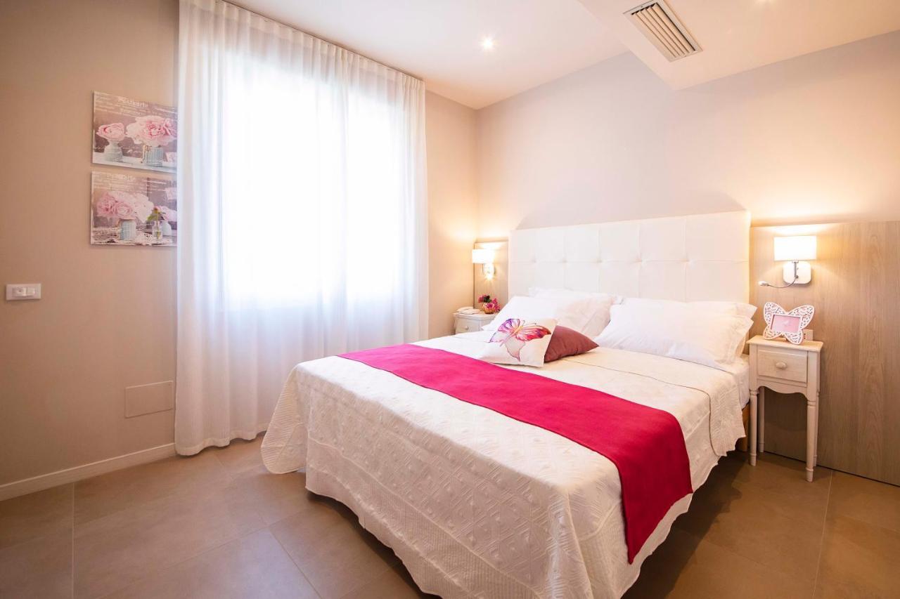 Apart-Hotel La Rocchetta Padenghe sul Garda Luaran gambar