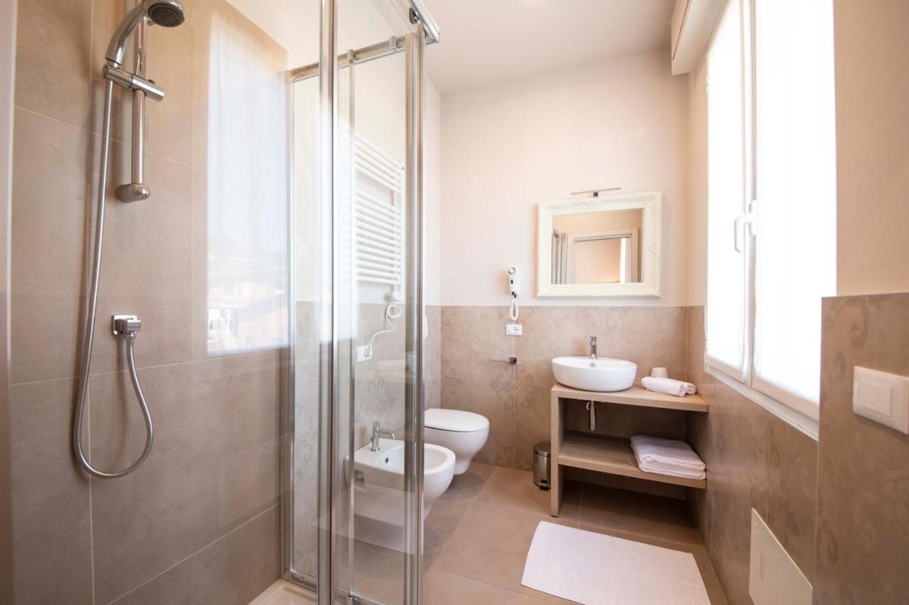 Apart-Hotel La Rocchetta Padenghe sul Garda Luaran gambar